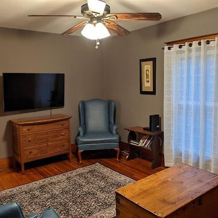 Large Bakery Apartment - Central Downtown Location Fredonia Exterior foto