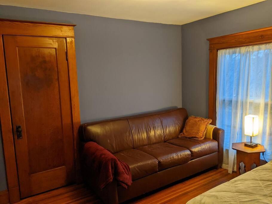 Large Bakery Apartment - Central Downtown Location Fredonia Exterior foto